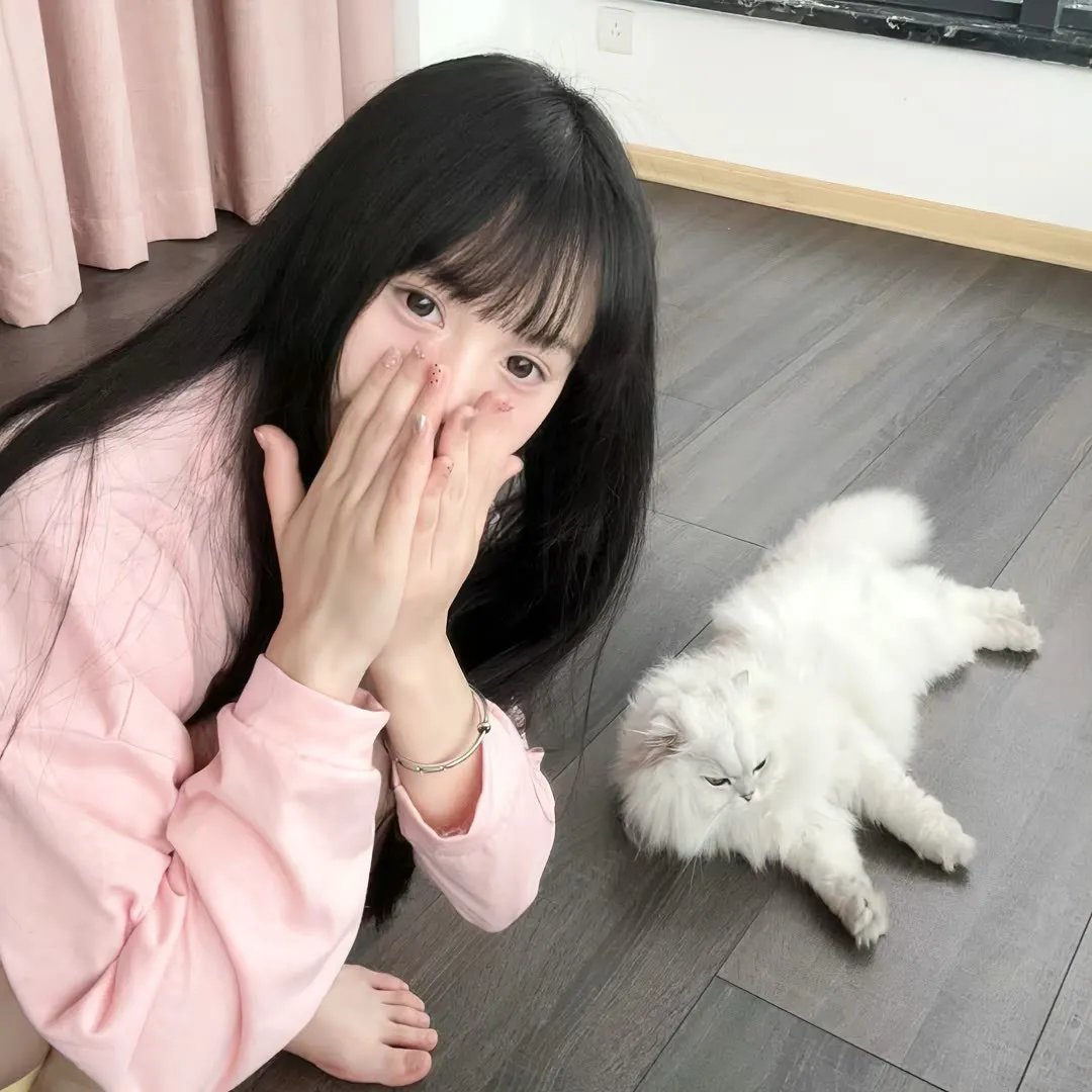 9顶假发的女孩